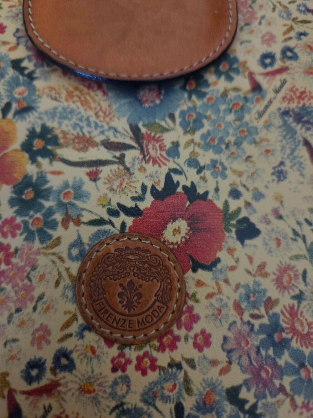 Firenze Moda Vintage Floral Printed Fine Italian Leather Tablet Sleeve - Picture 4 of 7